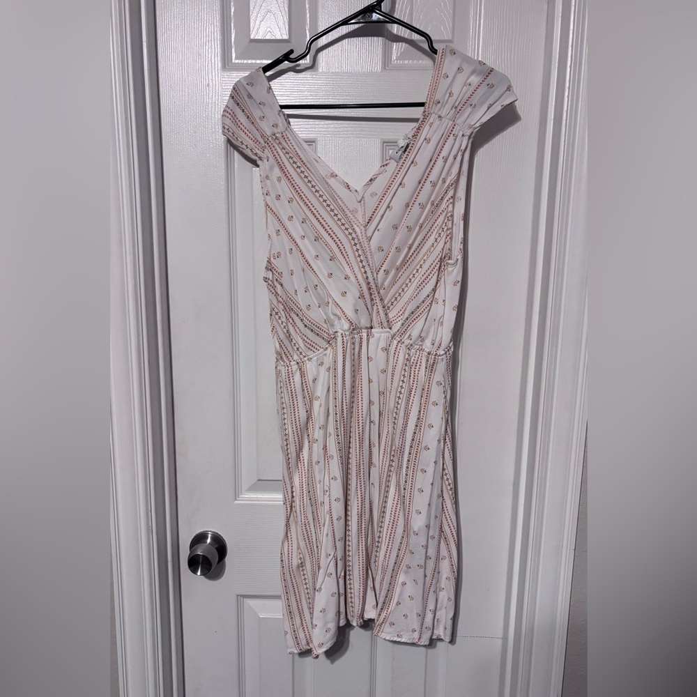 Gilli White and Pink Patterned Midi Dress
